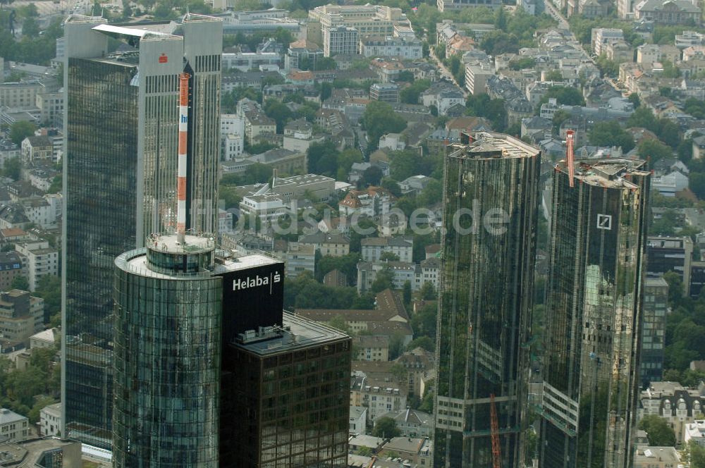 Luftbild Frankfurt am Main - Skyline am Stadtzentrum mit dem Frankfurter Bankenviertel in Frankfurt / Main