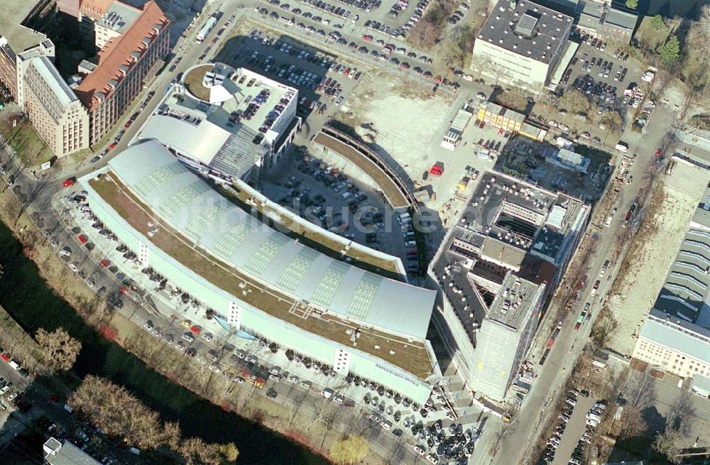 Berlin aus der Vogelperspektive: SMART- Erweiterungsneubau am Mercedes-Center am Salzufer in Berlin-Charlottenburg 20.02.2004