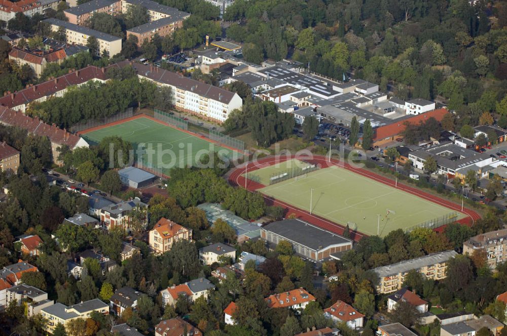 Luftaufnahme Berlin - Sochos Sportplatz in Berlin Steglitz