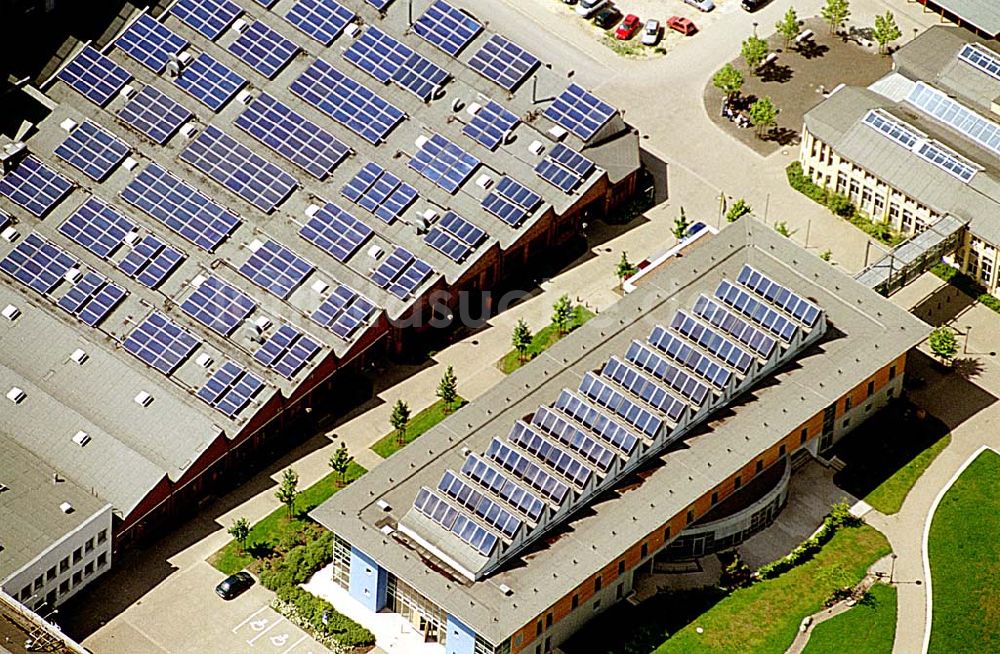 Bielefeld / NRW aus der Vogelperspektive: Solaranlagen in Bielefeld-West. Datum: 26.05.03