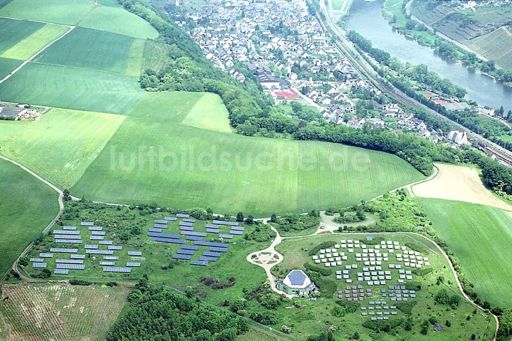 Luftbild Kobern-Gondorf - Solaranlagenfeld bei Kobern-Gondorf südlich von Koblenz. Datum: 26.05.03