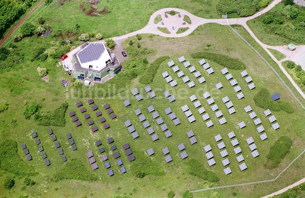 Kobern-Gondorf von oben - Solaranlagenfeld bei Kobern-Gondorf südlich von Koblenz. Datum: 26.05.03