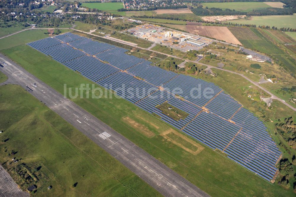 Werneuchen aus der Vogelperspektive: Solaranlagenfeld Werneuchen