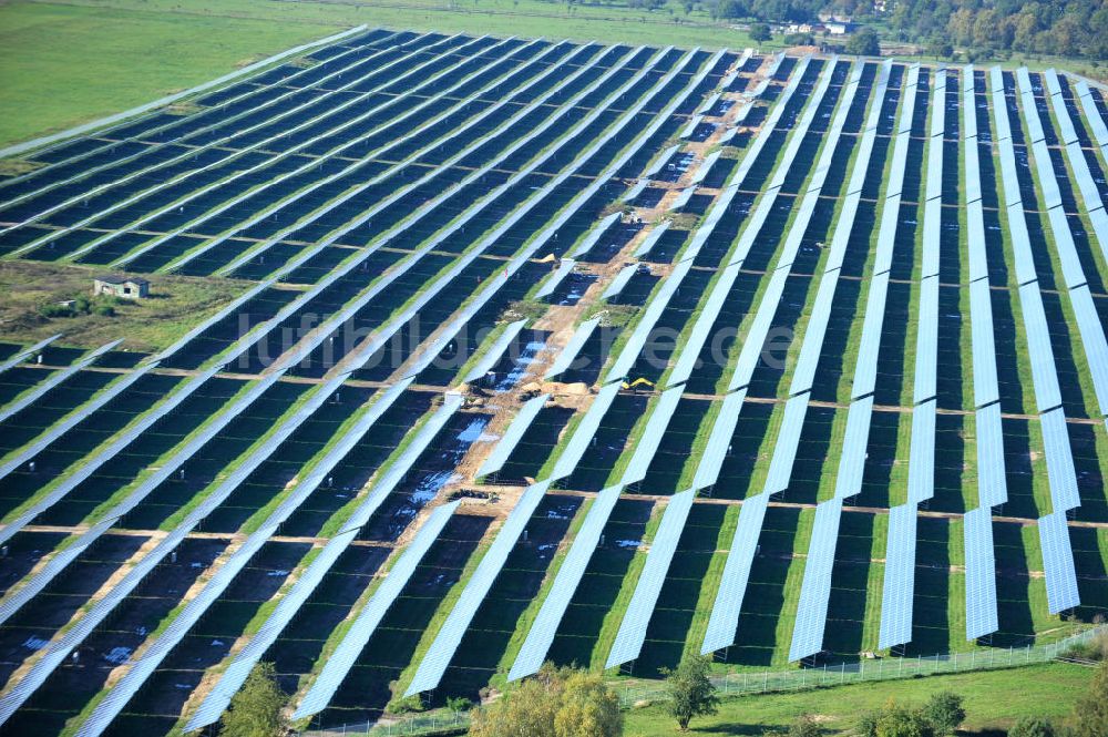 Werneuchen aus der Vogelperspektive: Solaranlagenfeld Werneuchen