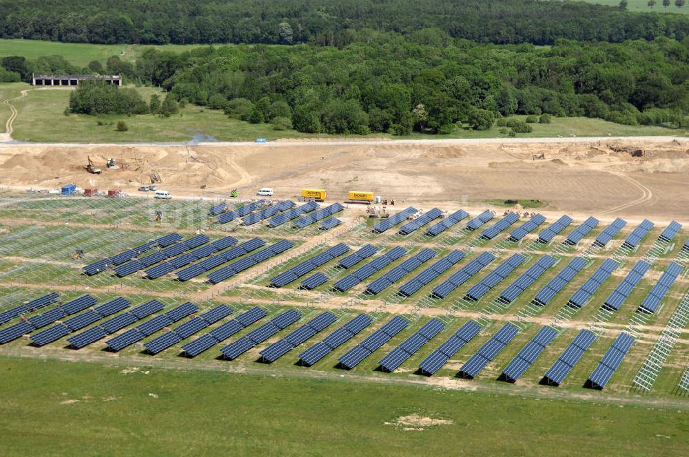 TUTOW aus der Vogelperspektive: Solarenergiepark am Flugplatz Tutow in Mecklenburg - Vorpommern