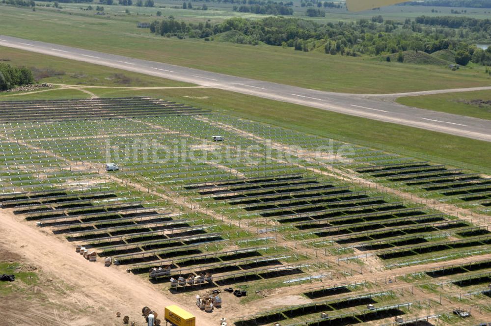 Luftaufnahme TUTOW - Solarenergiepark am Flugplatz Tutow in Mecklenburg - Vorpommern