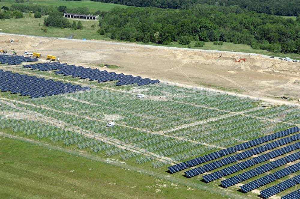 Luftaufnahme TUTOW - Solarenergiepark am Flugplatz Tutow in Mecklenburg - Vorpommern