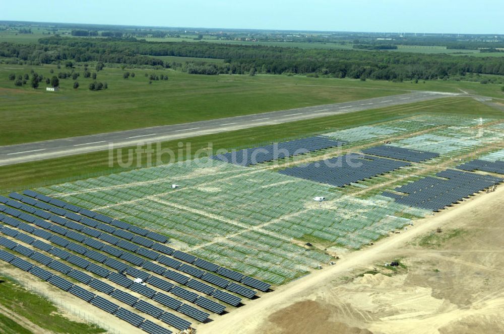 Luftaufnahme TUTOW - Solarenergiepark am Flugplatz Tutow in Mecklenburg - Vorpommern