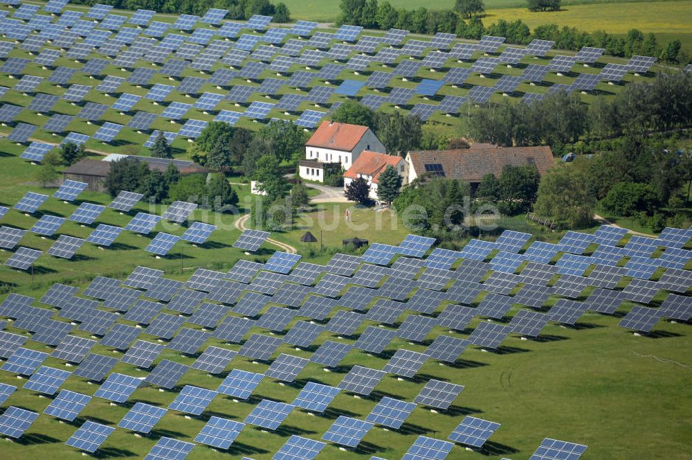 Arnstein von oben - Solarfeld Erlasee (auch Solarstrompark Gut Erlasee) bei Arnstein in Bayern