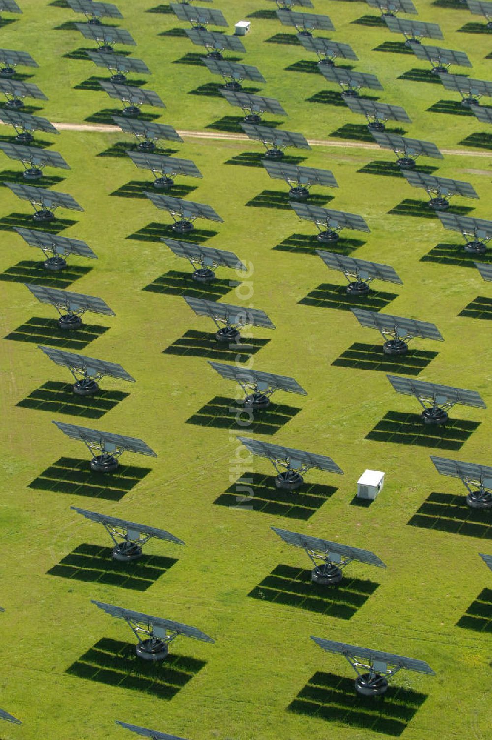 Luftbild Arnstein - Solarfeld Erlasee (auch Solarstrompark Gut Erlasee) bei Arnstein in Bayern