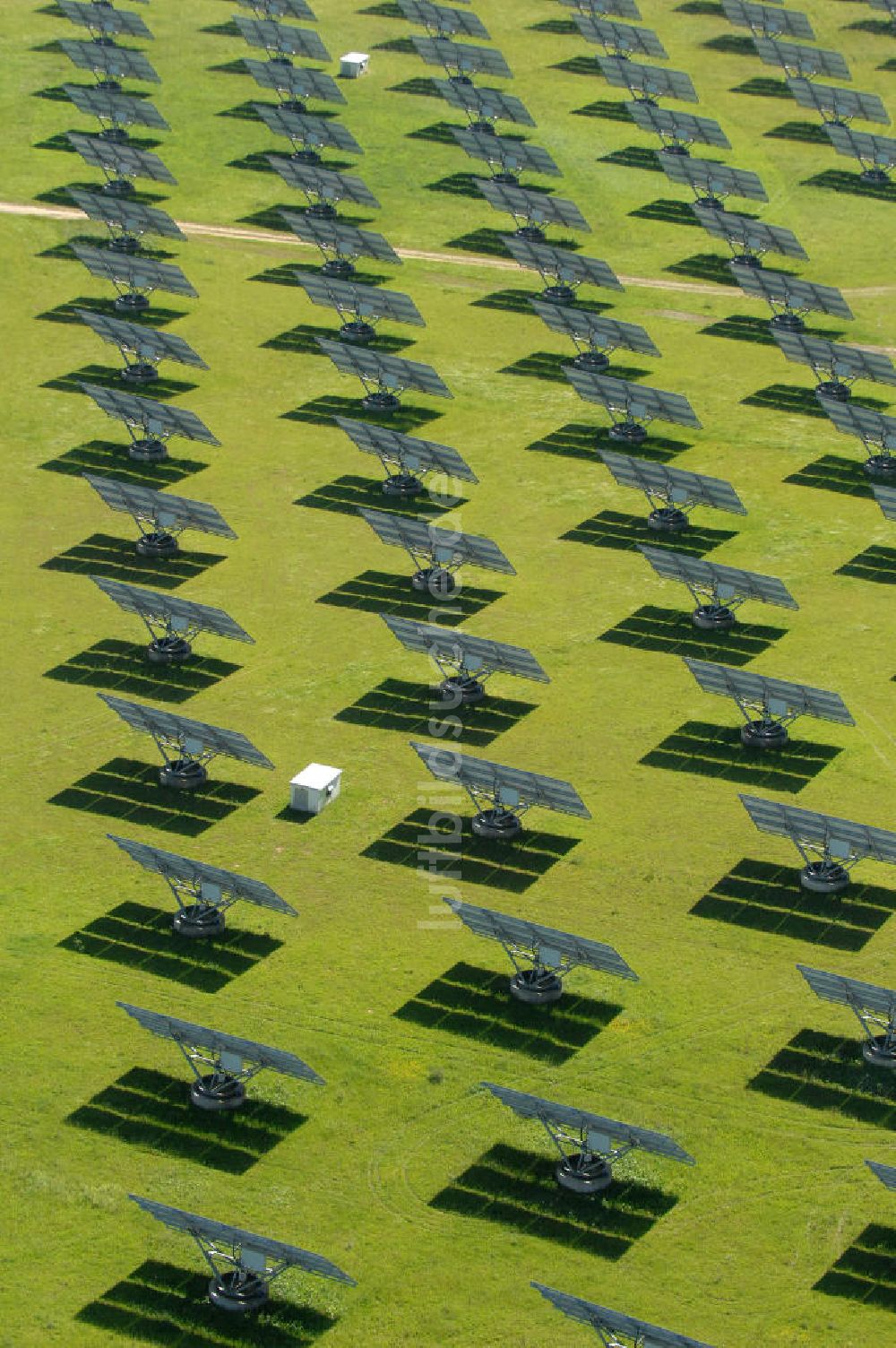 Luftaufnahme Arnstein - Solarfeld Erlasee (auch Solarstrompark Gut Erlasee) bei Arnstein in Bayern