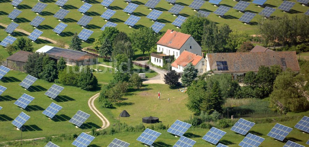 Arnstein von oben - Solarfeld Erlasee (auch Solarstrompark Gut Erlasee) bei Arnstein in Bayern