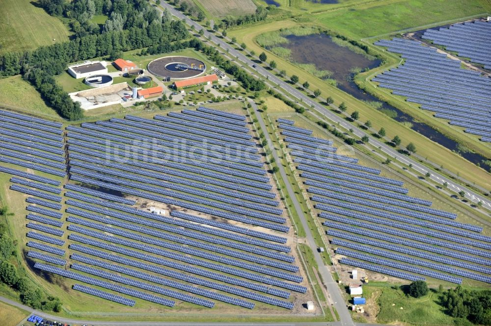 Luftbild Boizenburg - Solarfeld, Solarpark bzw. Photovoltaikanlage in Boizenburg/Elbe im Bundesland Mecklenburg-Vorpommern