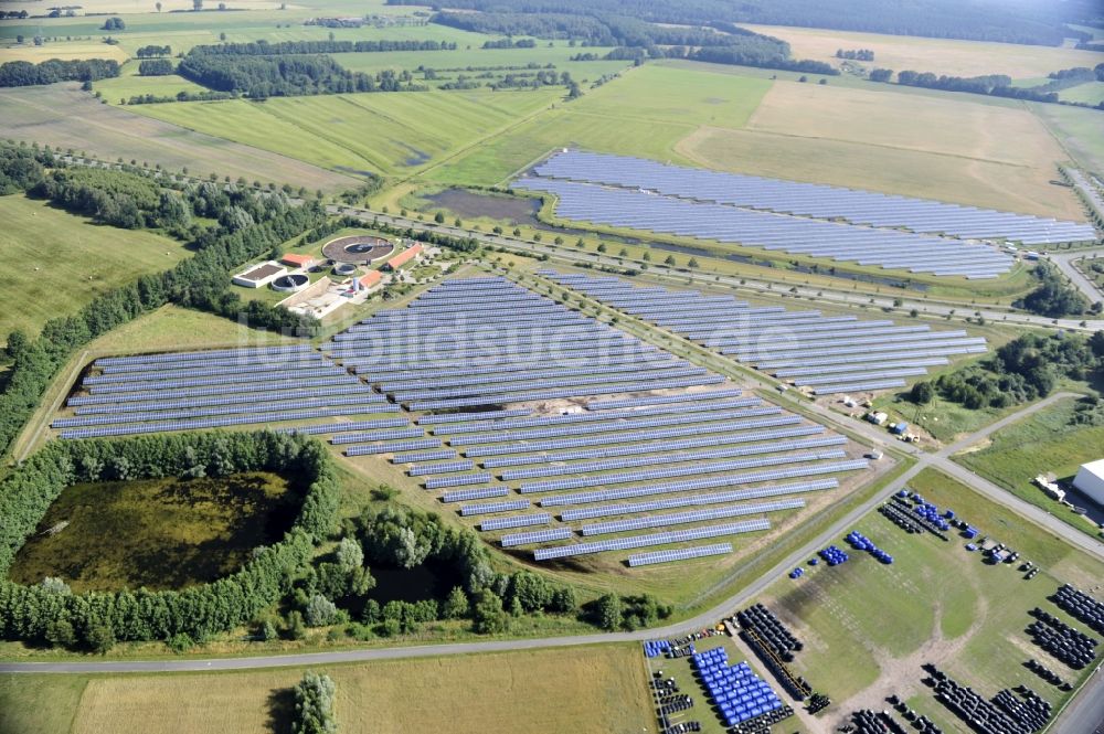 Luftbild Boizenburg - Solarfeld, Solarpark bzw. Photovoltaikanlage in Boizenburg/Elbe im Bundesland Mecklenburg-Vorpommern