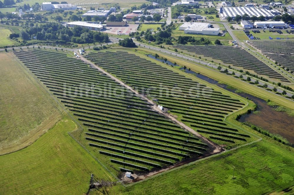 Boizenburg aus der Vogelperspektive: Solarfeld, Solarpark bzw. Photovoltaikanlage in Boizenburg/Elbe im Bundesland Mecklenburg-Vorpommern