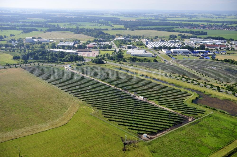 Boizenburg aus der Vogelperspektive: Solarfeld, Solarpark bzw. Photovoltaikanlage in Boizenburg/Elbe im Bundesland Mecklenburg-Vorpommern