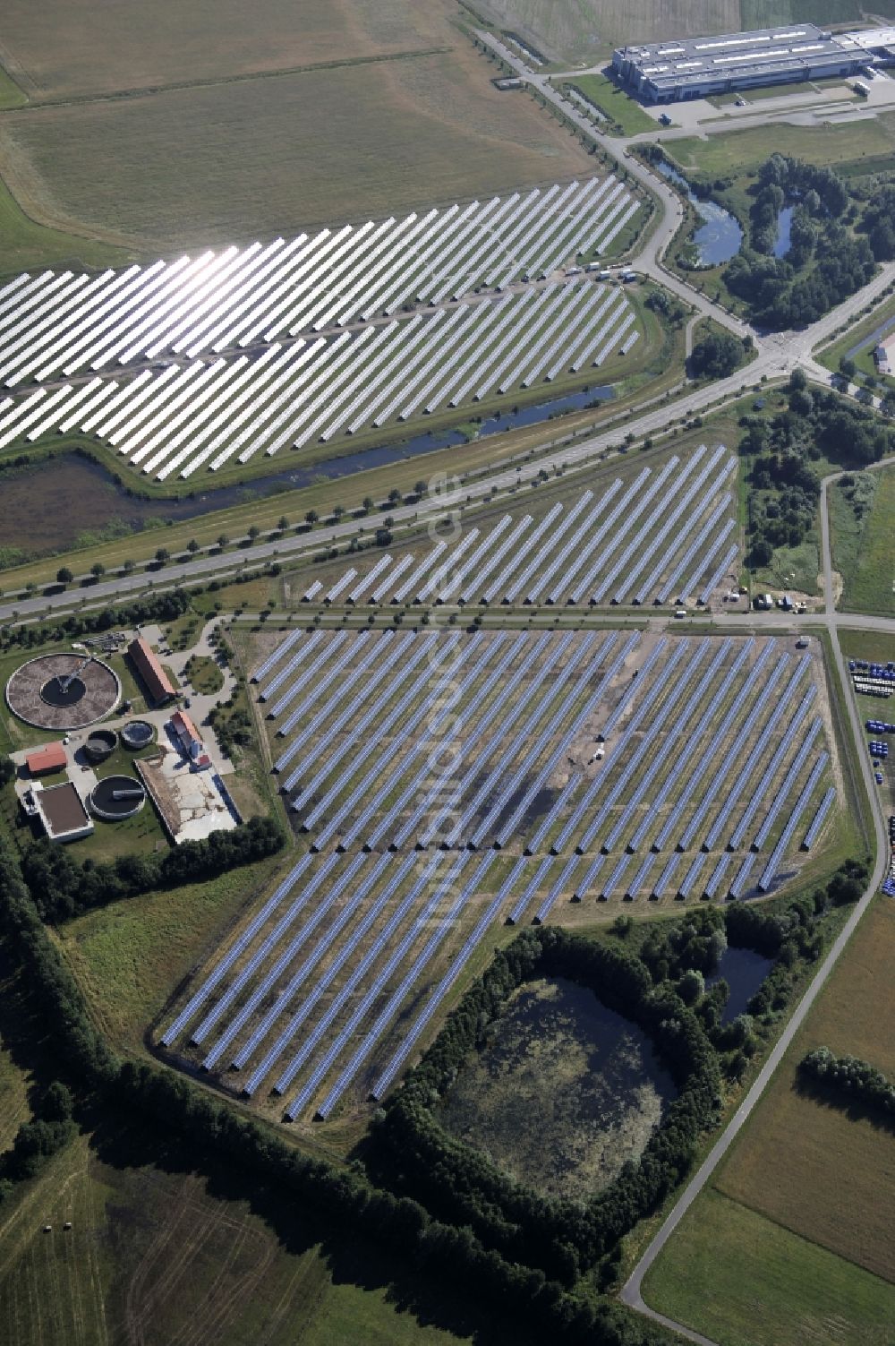 Luftaufnahme Boizenburg - Solarfeld, Solarpark bzw. Photovoltaikanlage in Boizenburg/Elbe im Bundesland Mecklenburg-Vorpommern