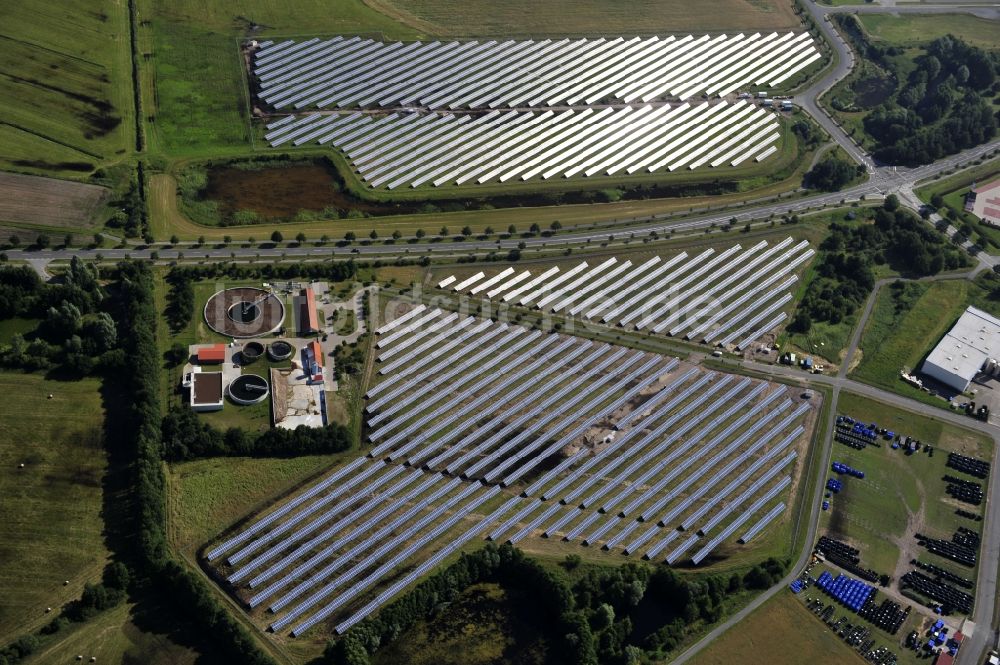 Boizenburg von oben - Solarfeld, Solarpark bzw. Photovoltaikanlage in Boizenburg/Elbe im Bundesland Mecklenburg-Vorpommern