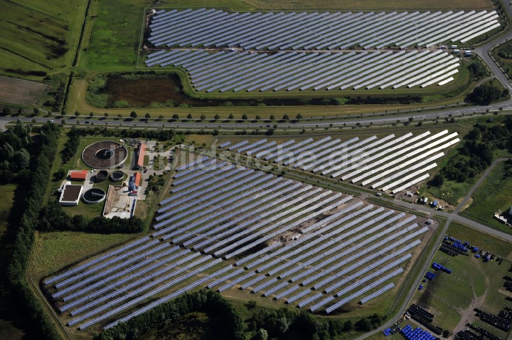 Boizenburg aus der Vogelperspektive: Solarfeld, Solarpark bzw. Photovoltaikanlage in Boizenburg/Elbe im Bundesland Mecklenburg-Vorpommern