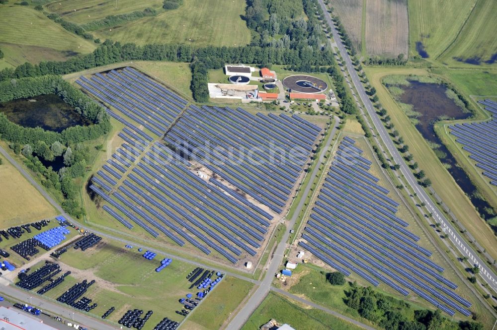 Luftaufnahme Boizenburg - Solarfeld, Solarpark bzw. Photovoltaikanlage in Boizenburg/Elbe im Bundesland Mecklenburg-Vorpommern