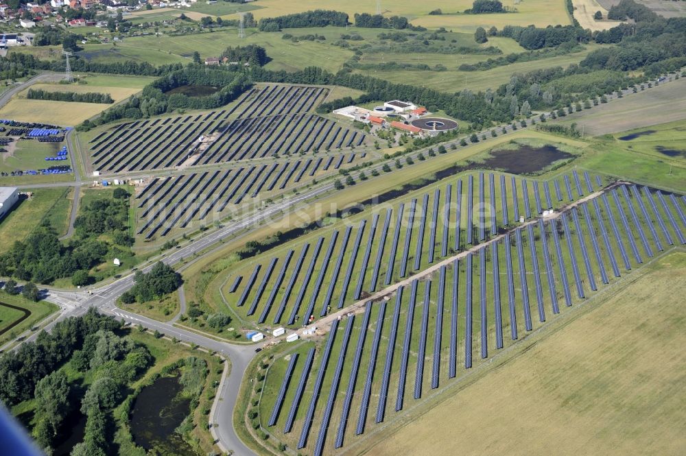 Luftbild Boizenburg - Solarfeld, Solarpark bzw. Photovoltaikanlage in Boizenburg/Elbe im Bundesland Mecklenburg-Vorpommern