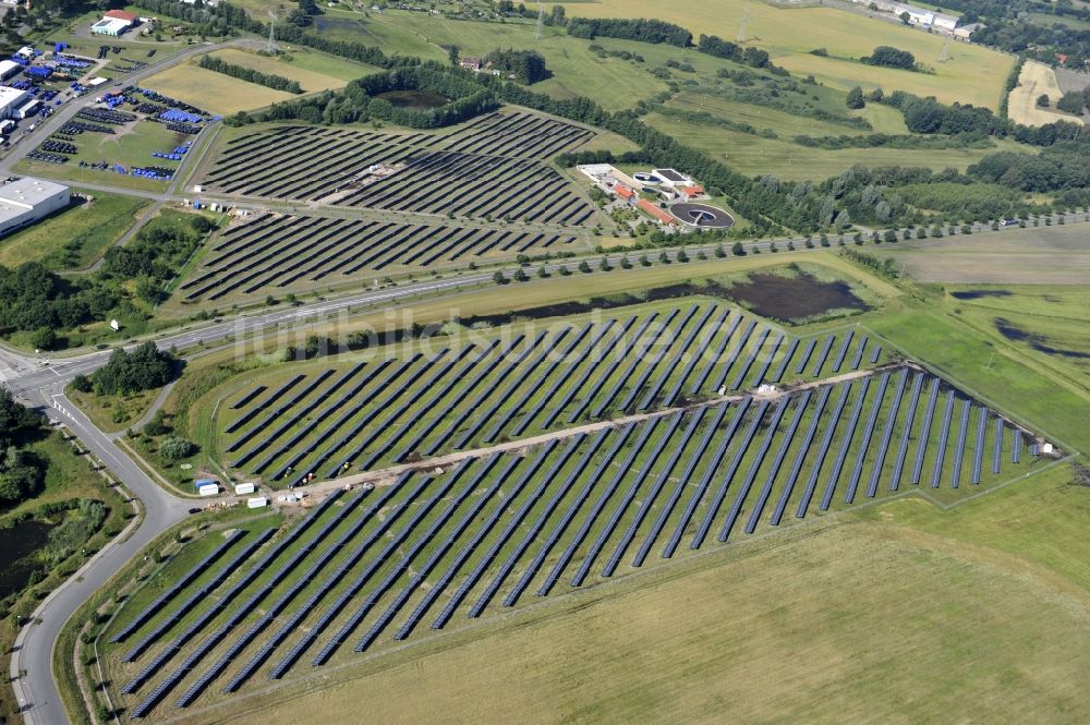 Luftaufnahme Boizenburg - Solarfeld, Solarpark bzw. Photovoltaikanlage in Boizenburg/Elbe im Bundesland Mecklenburg-Vorpommern