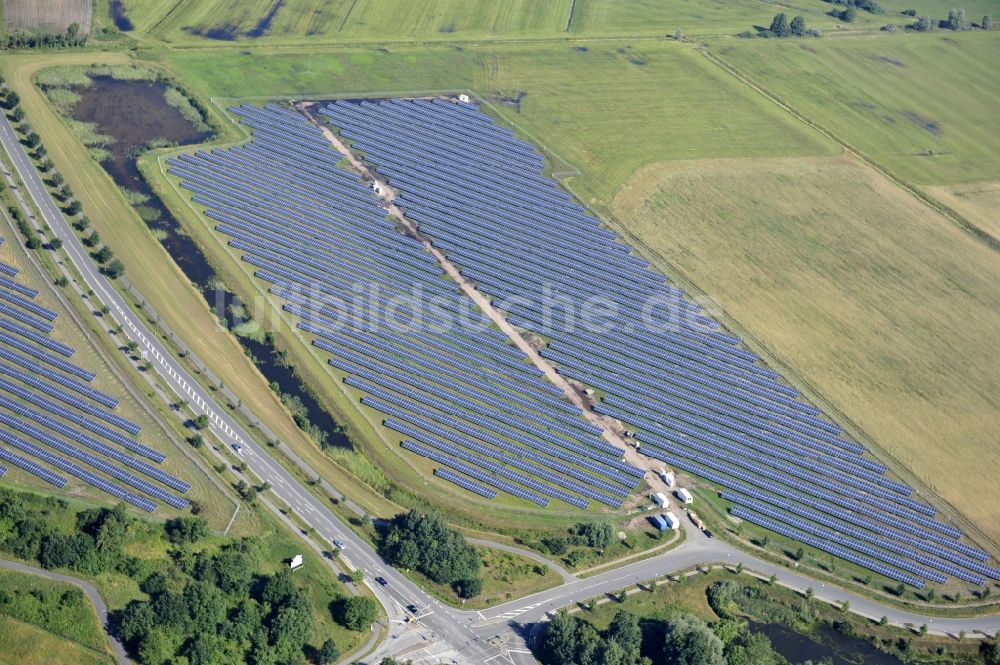 Luftaufnahme Boizenburg - Solarfeld, Solarpark bzw. Photovoltaikanlage in Boizenburg/Elbe im Bundesland Mecklenburg-Vorpommern