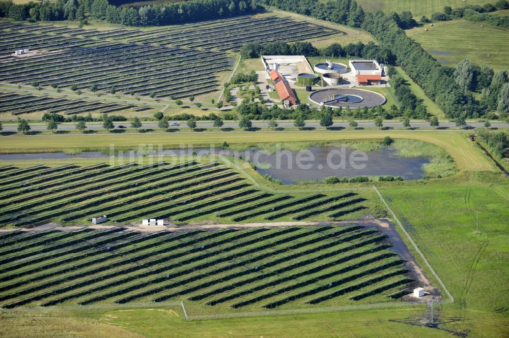 Boizenburg von oben - Solarfeld, Solarpark bzw. Photovoltaikanlage in Boizenburg/Elbe im Bundesland Mecklenburg-Vorpommern