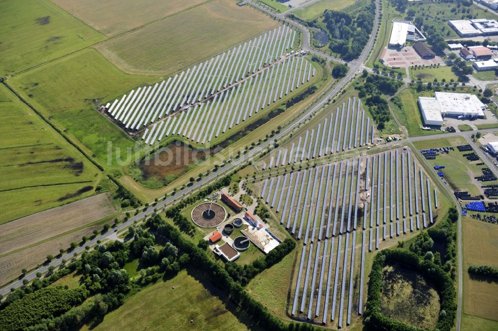 Luftaufnahme Boizenburg - Solarfeld, Solarpark bzw. Photovoltaikanlage in Boizenburg/Elbe im Bundesland Mecklenburg-Vorpommern