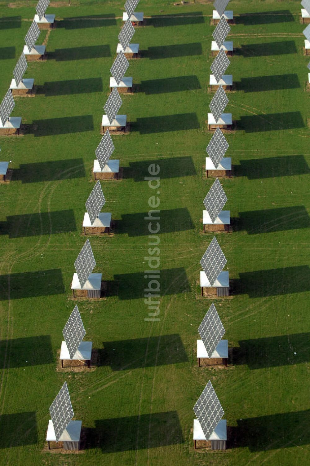 Luftaufnahme BALLSTÄDT - Solarfelder der Solarparc Aktiengesellschaft südlich von Ballstädt in Thüringen