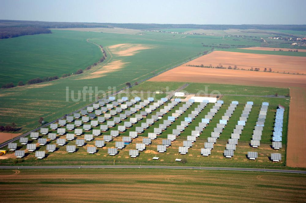 BALLSTÄDT von oben - Solarfelder der Solarparc Aktiengesellschaft südlich von Ballstädt in Thüringen