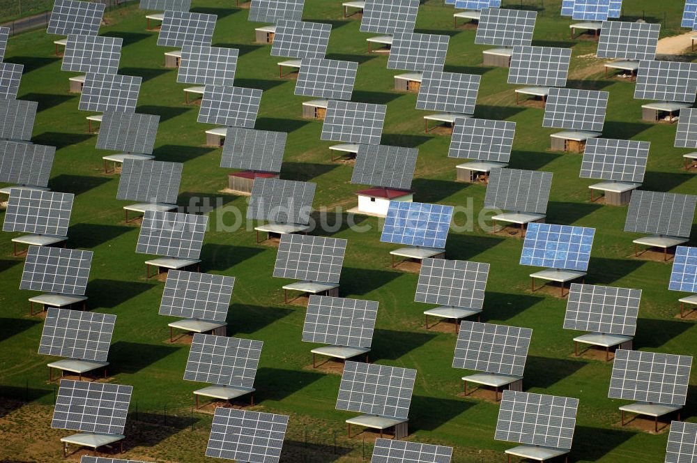 BALLSTÄDT von oben - Solarfelder der Solarparc Aktiengesellschaft südlich von Ballstädt in Thüringen