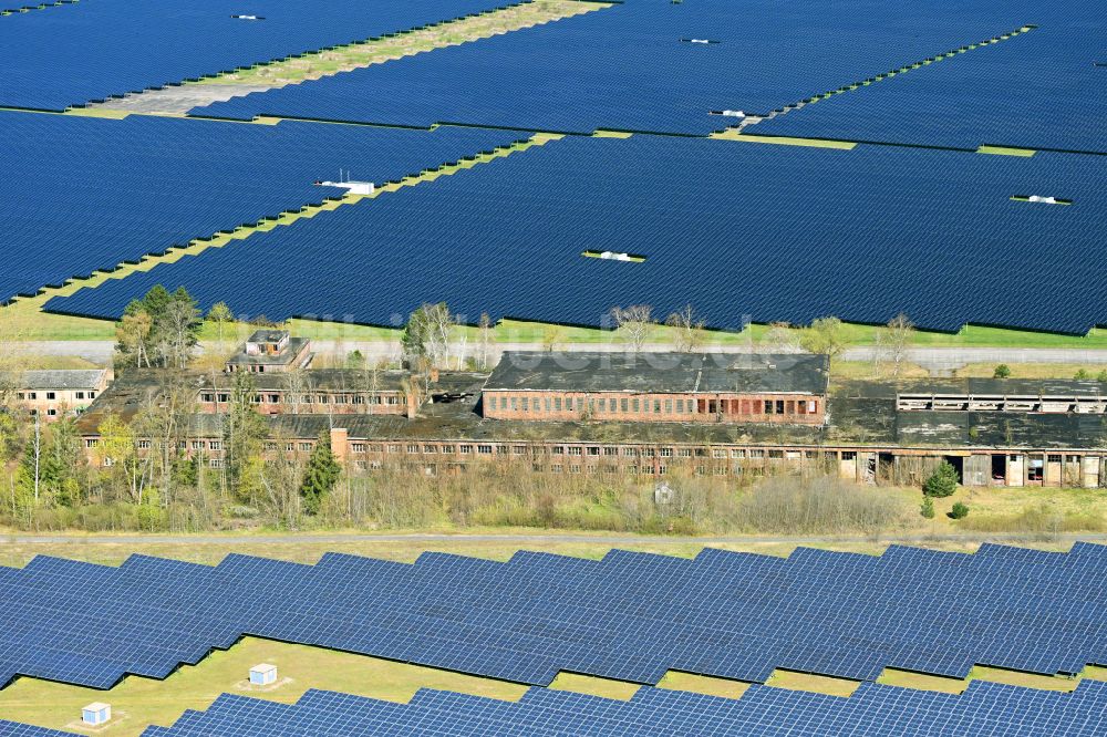 Luftbild Alt Daber - Solarkraftwerk und Photovoltaik- Anlagen auf dem alten Flugplatz in Alt Daber im Bundesland Brandenburg, Deutschland