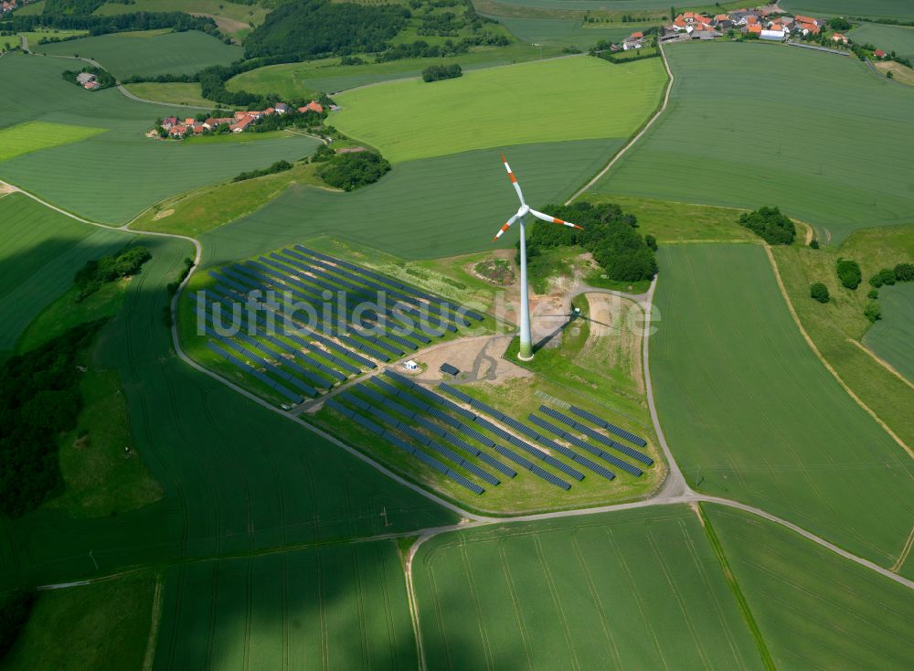 Luftaufnahme Gerbach - Solarkraftwerk und Photovoltaik- Anlagen in einem Feld in Gerbach im Bundesland Rheinland-Pfalz, Deutschland