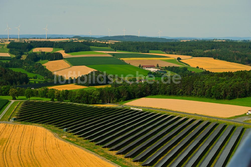 Gössersdorf von oben - Solarkraftwerk und Photovoltaik- Anlagen in einem Feld in Gössersdorf im Bundesland Bayern, Deutschland