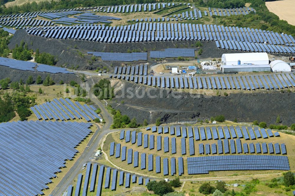 Lutherstadt Eisleben von oben - Solarkraftwerk und Photovoltaik- Anlagen in Lutherstadt Eisleben im Bundesland Sachsen-Anhalt, Deutschland