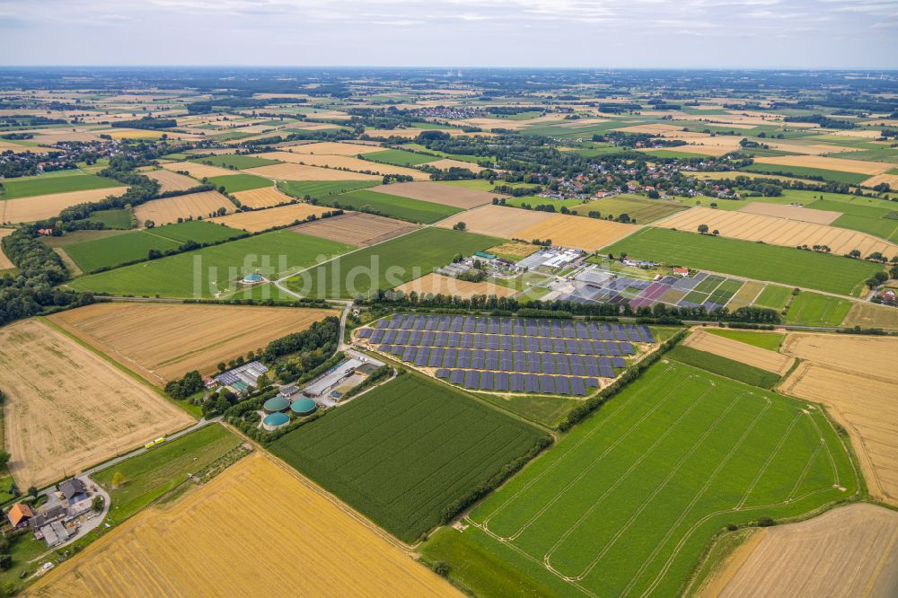 Luftaufnahme Soest - Solarkraftwerk und Photovoltaik- Anlagen in Soest im Bundesland Nordrhein-Westfalen, Deutschland