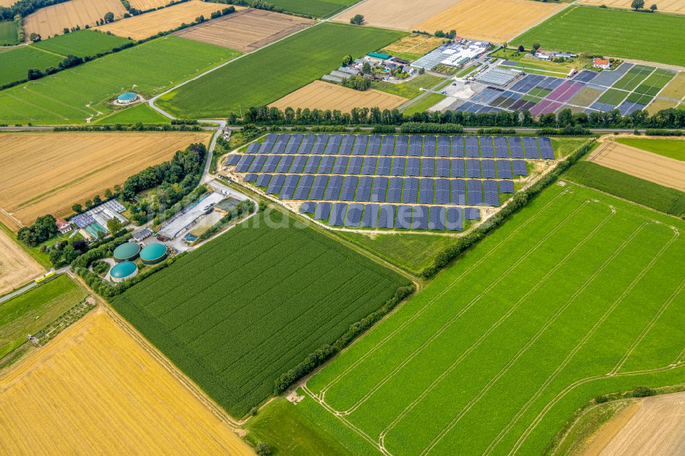 Luftbild Soest - Solarkraftwerk und Photovoltaik- Anlagen in Soest im Bundesland Nordrhein-Westfalen, Deutschland