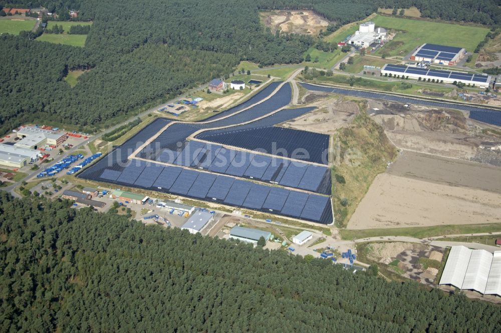 Bardowick von oben - Solarkraftwerk auf der stillgelegten Mülldeponie in Bardowick im Bundesland Niedersachsen