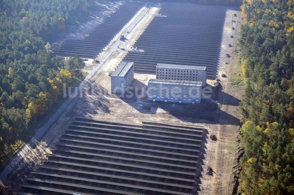 Luftbild Templin - Solarkraftwerk Templin - Groß Dölln auf dem ehmaligen Flugplatz Templin im Bundesland Brandenburg