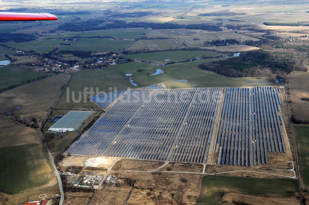 Ahrensfelde OT Eiche aus der Vogelperspektive: Solarpark Ahrensfelde OT Eiche