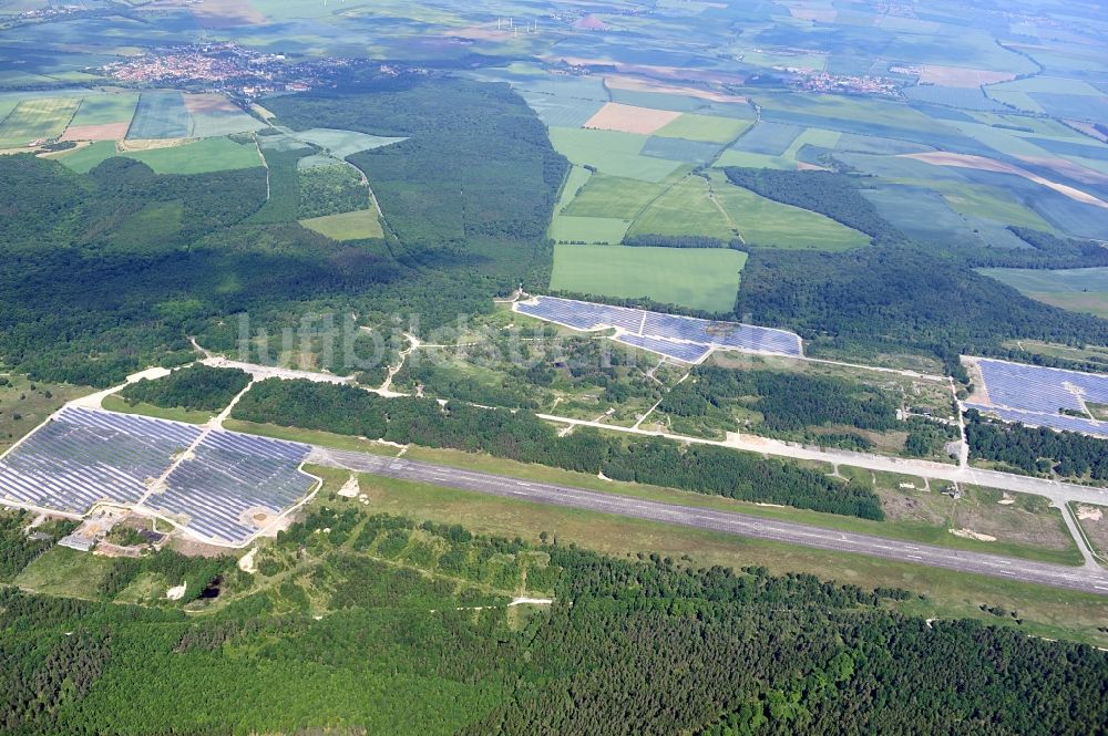 Allstedt aus der Vogelperspektive: Solarpark Allstedt in Sachsen-Anhalt