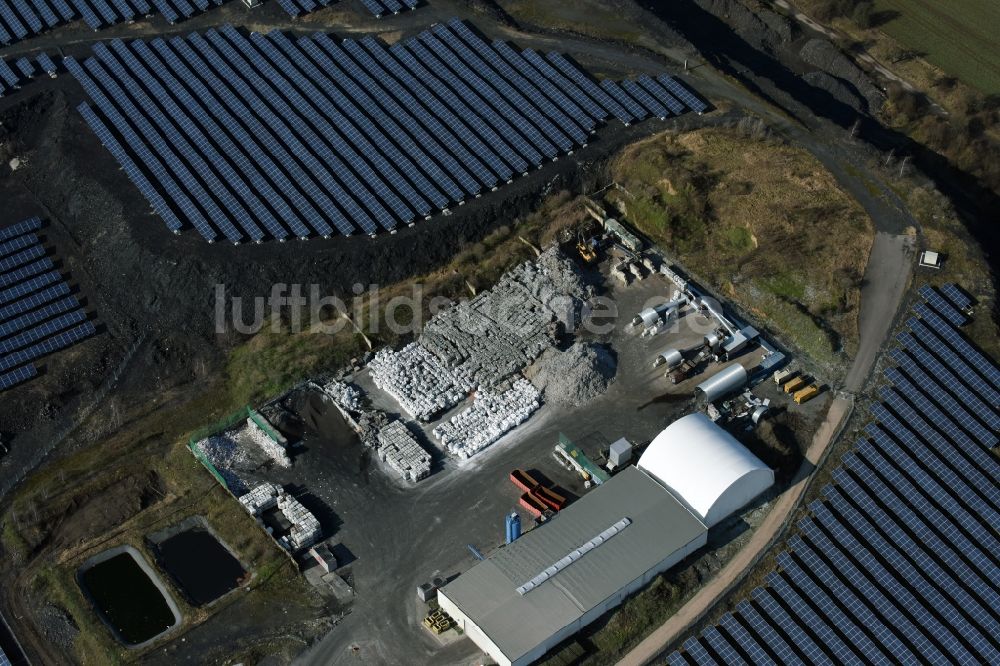 Eisleben, Lutherstadt von oben - Solarpark bzw. Solarkraftwerk auf einer Abraum- Halde in Eisleben, Lutherstadt im Bundesland Sachsen-Anhalt