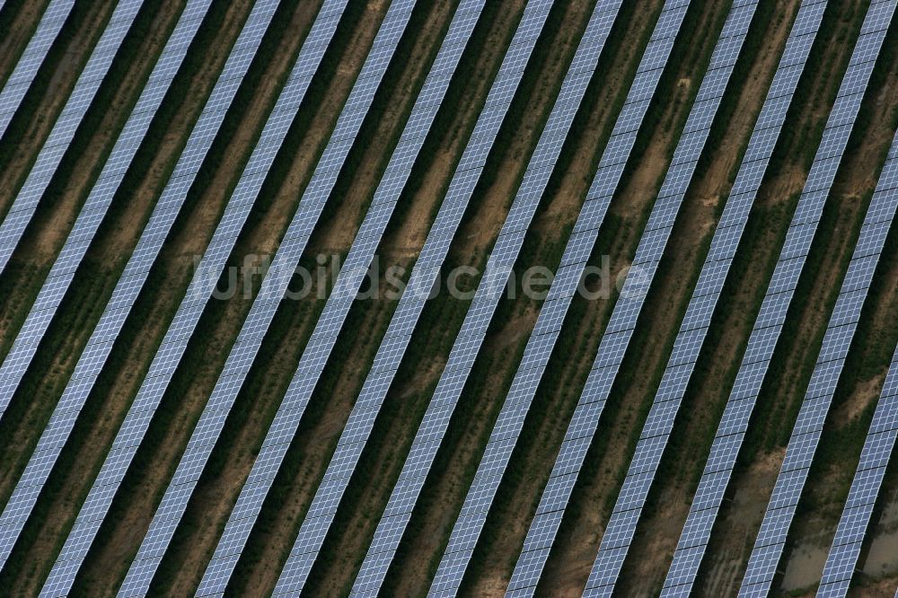 Luftbild Apollensdorf - Solarpark bzw. Solarkraftwerk in Apollensdorf im Bundesland Sachsen-Anhalt, Deutschland