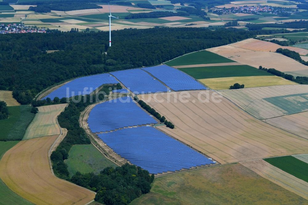 Berolzheim aus der Vogelperspektive: Solarpark bzw. Solarkraftwerk in Berolzheim im Bundesland Baden-Württemberg, Deutschland