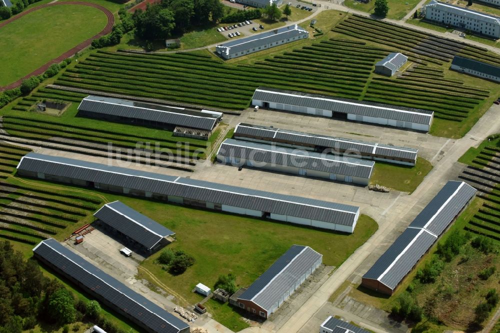 Luftbild Schwerin - Solarpark bzw. Solarkraftwerk auf den Dachbereichen des Blücher Technologie- und Gewerbepark GmbH Stern Buchholz in Schwerin im Bundesland Mecklenburg-Vorpommern, Deutschland