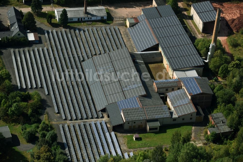 Leubnitz von oben - Solarpark bzw. Solarkraftwerk auf den Dachflächen an der Wettiner Straße in Leubnitz im Bundesland Sachsen