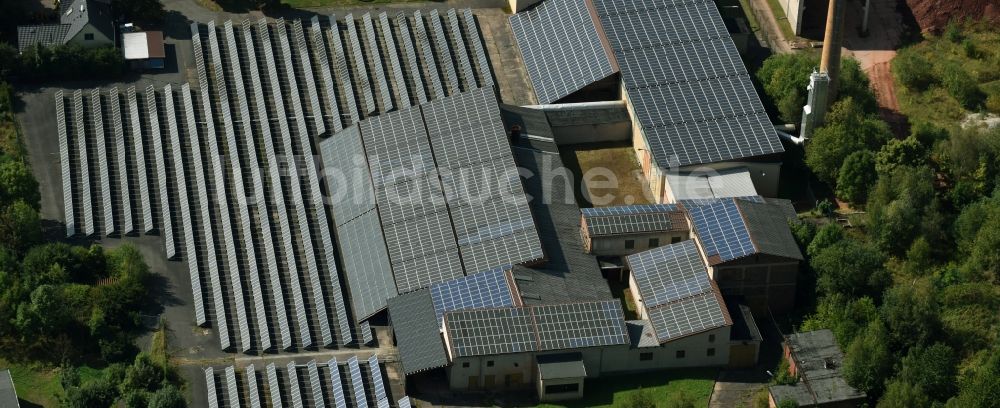 Leubnitz aus der Vogelperspektive: Solarpark bzw. Solarkraftwerk auf den Dachflächen an der Wettiner Straße in Leubnitz im Bundesland Sachsen