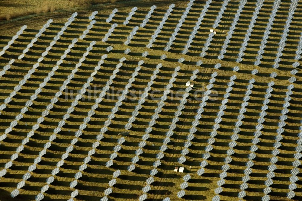 Rüdersdorf aus der Vogelperspektive: Solarpark bzw. Solarkraftwerk Eichenstraße in Rüdersdorf im Bundesland Brandenburg