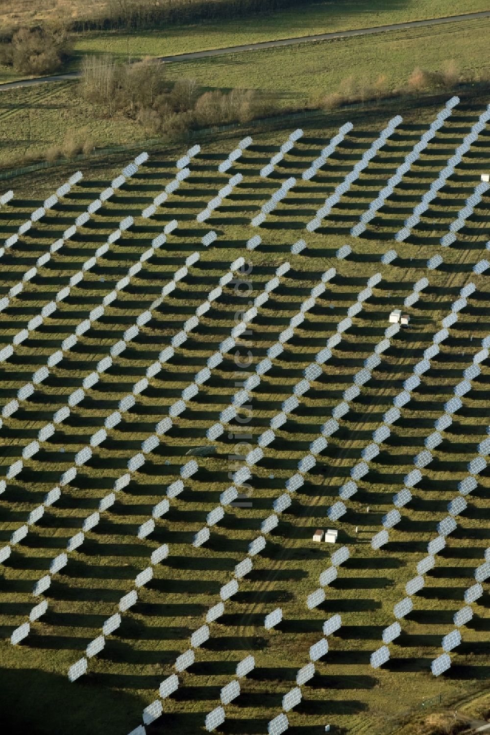 Rüdersdorf aus der Vogelperspektive: Solarpark bzw. Solarkraftwerk Eichenstraße in Rüdersdorf im Bundesland Brandenburg